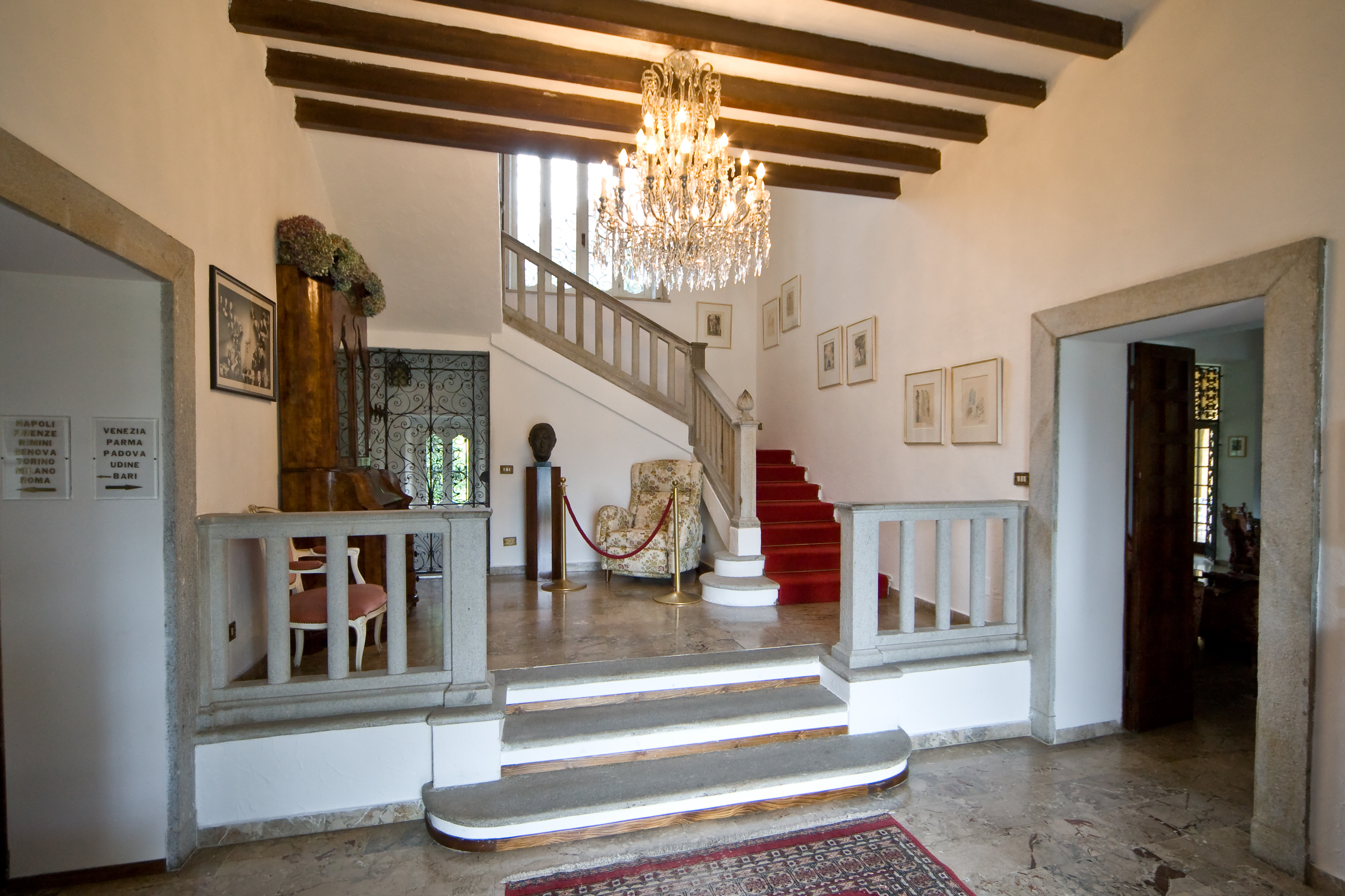 Der Eingangsbereich der Villa